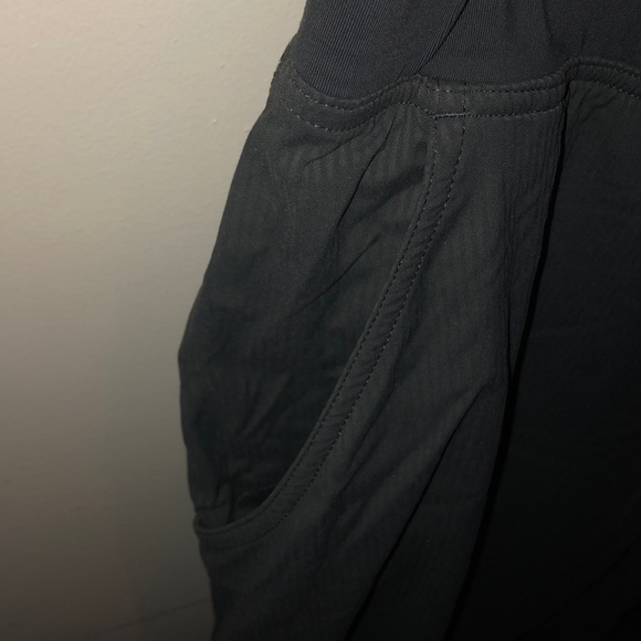 Lulu lemon sweatpants - Picture 3 of 9